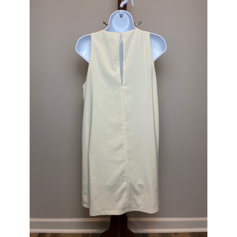 Lulus Bar Detail Shift Dress Cream Size M New Without Tag - Picture 4 of 9